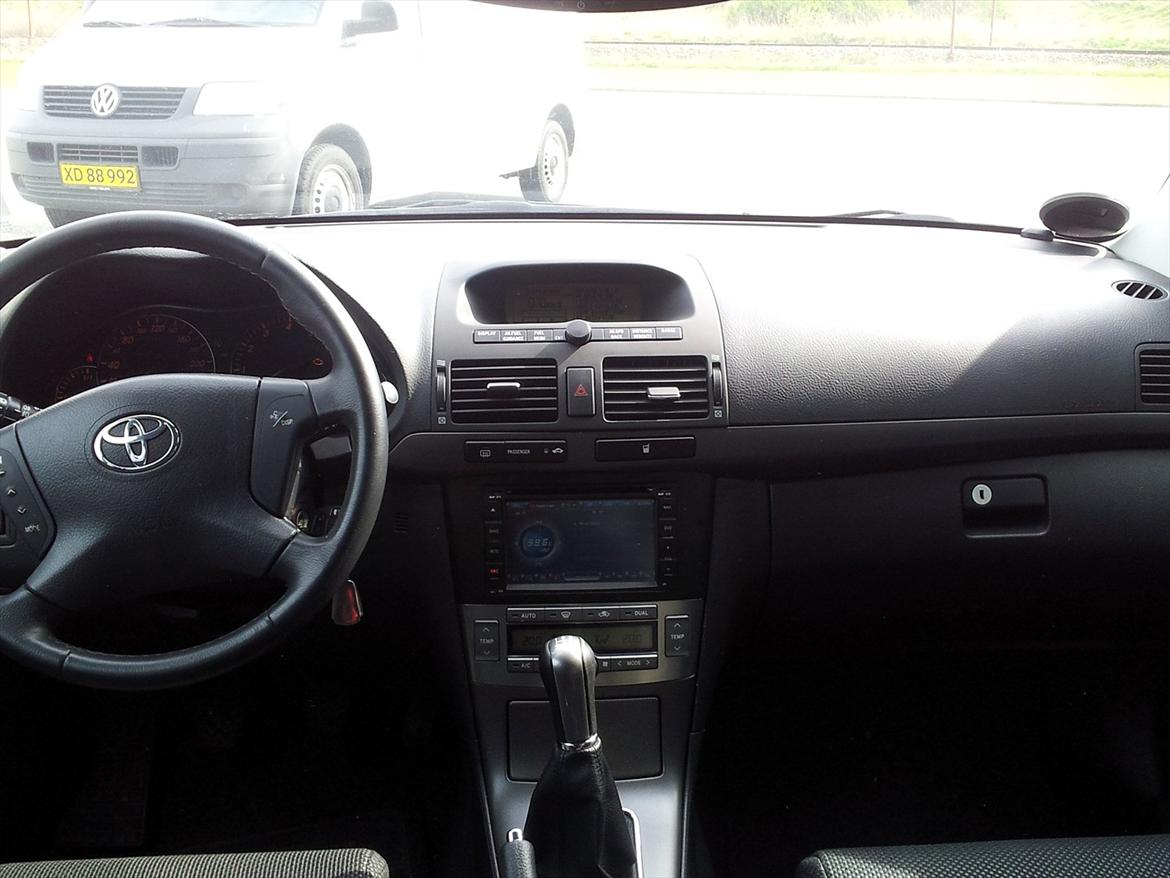 Toyota Avensis billede 1