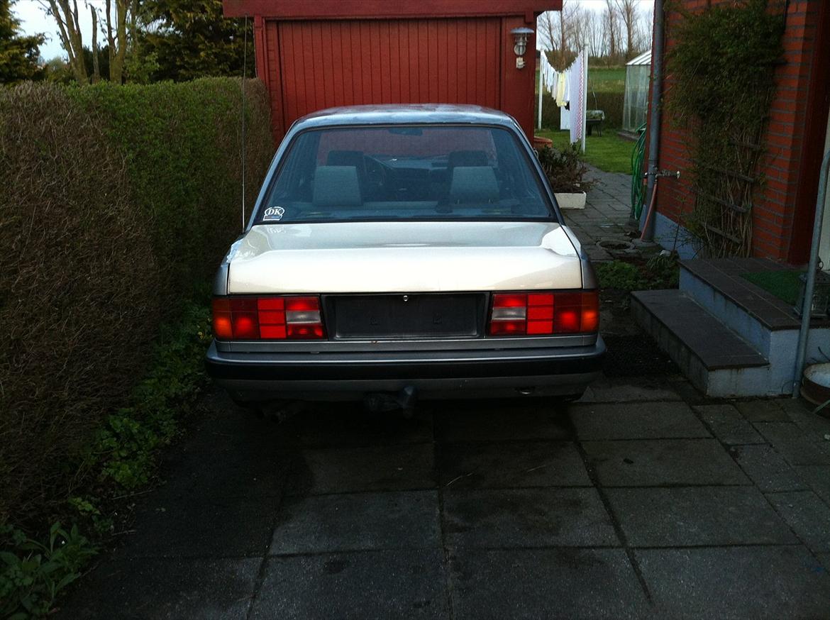 BMW E30 320i billede 8