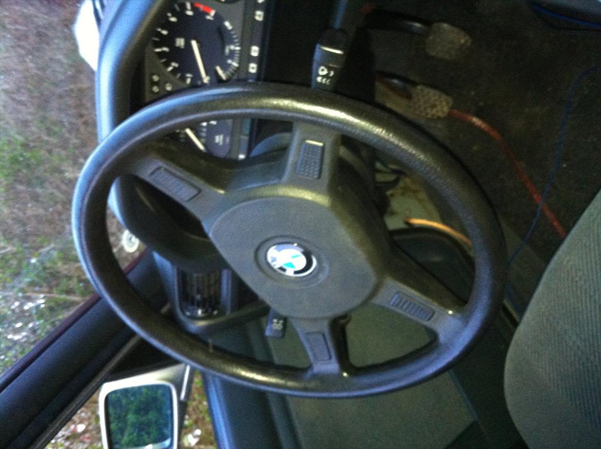 BMW E30 320i billede 9