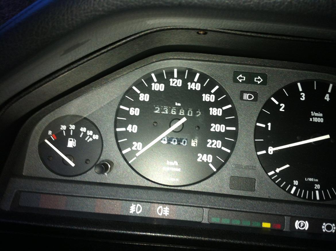 BMW E30 320i billede 10