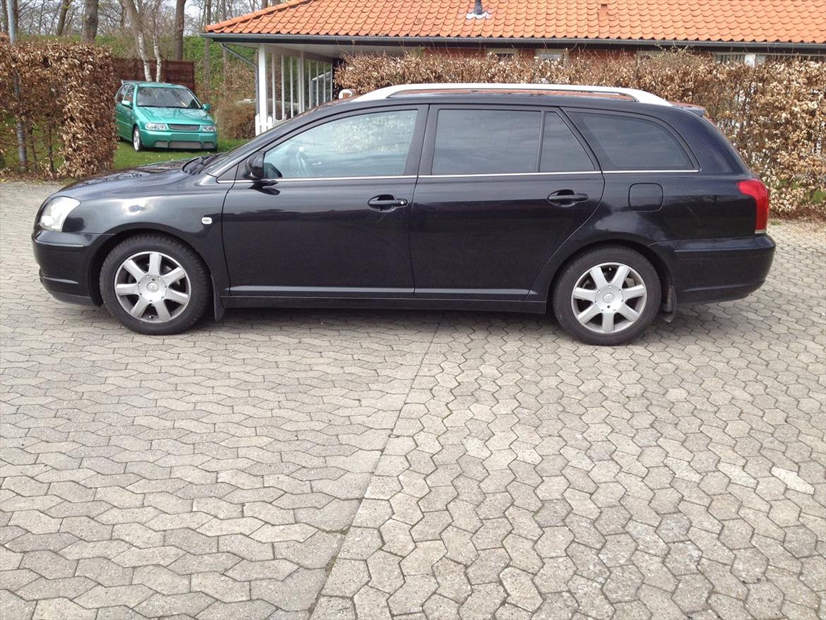 Toyota Avensis billede 10