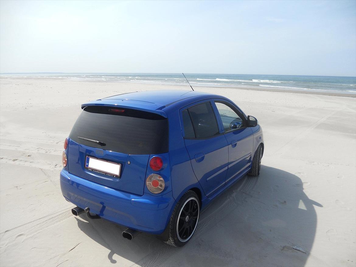 Kia Picanto Exclusive(solgt) - Dagen hvor man hentede bilen, skulle den prøves på stranden i Blokhus billede 12