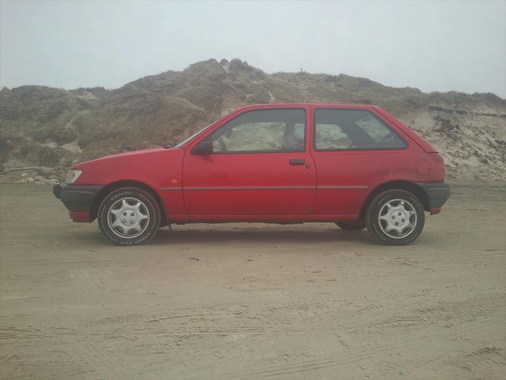 {{currentPhoto.altText}} billede {{currentPhoto.number}}