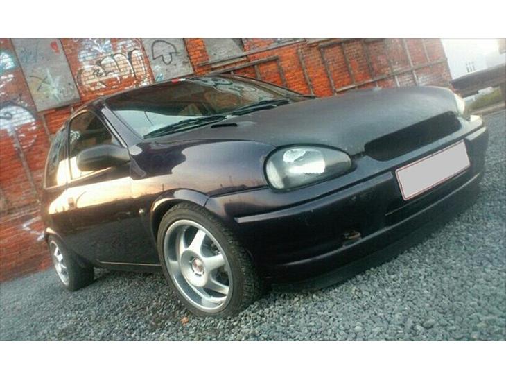 {{currentPhoto.altText}} billede {{currentPhoto.number}}