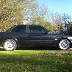 BMW E30 325i 2,7  M-tech 2