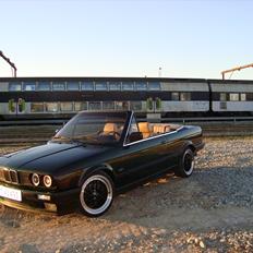 BMW E30 Cabriolet Shadowline