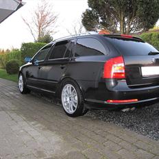 Skoda Octavia RS TDI (Familiecontaineren)