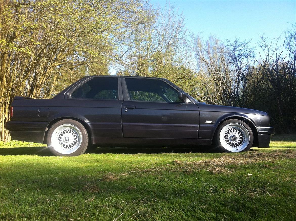 BMW E30 325i 2,7  M-tech 2 billede 1