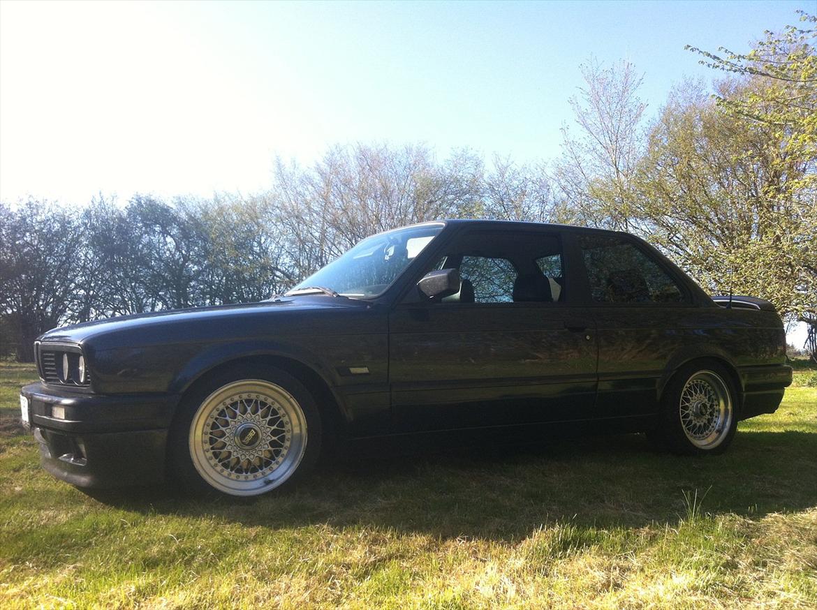 BMW E30 325i 2,7  M-tech 2 billede 2