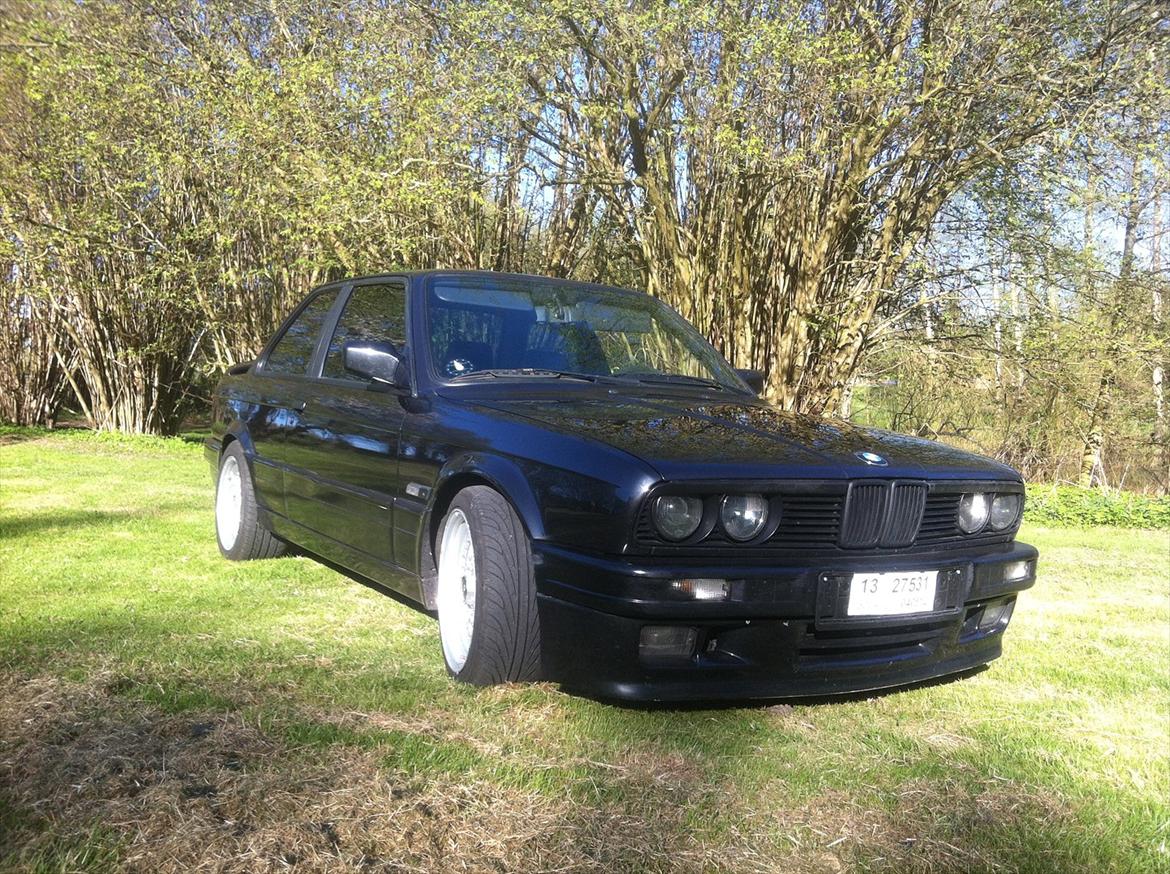 BMW E30 325i 2,7  M-tech 2 billede 3