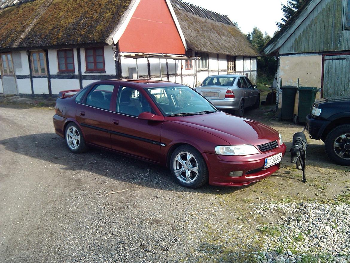 Opel Vectra b 2.0 16V billede 1