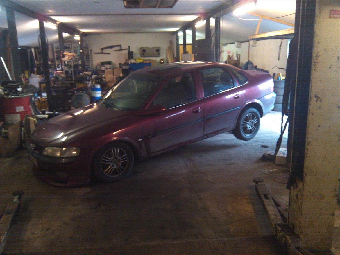 Opel Vectra b 2.0 16V - lige et billede fra inden opgradering til facelift. med vinter hjulene på  billede 10