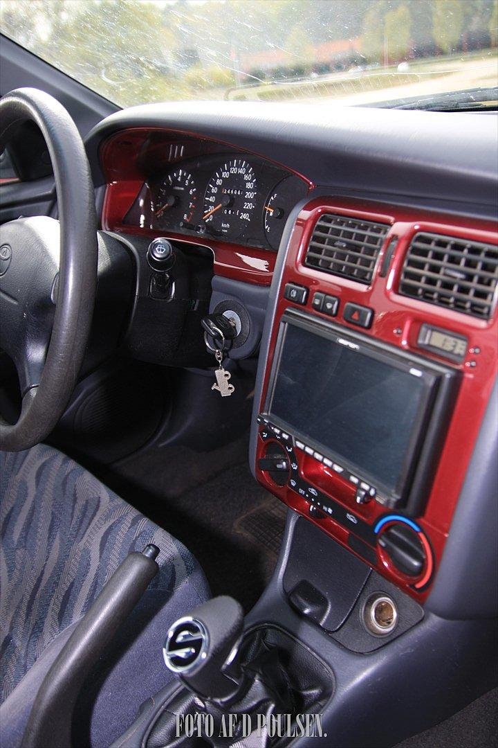 Toyota carina e solgt billede 9