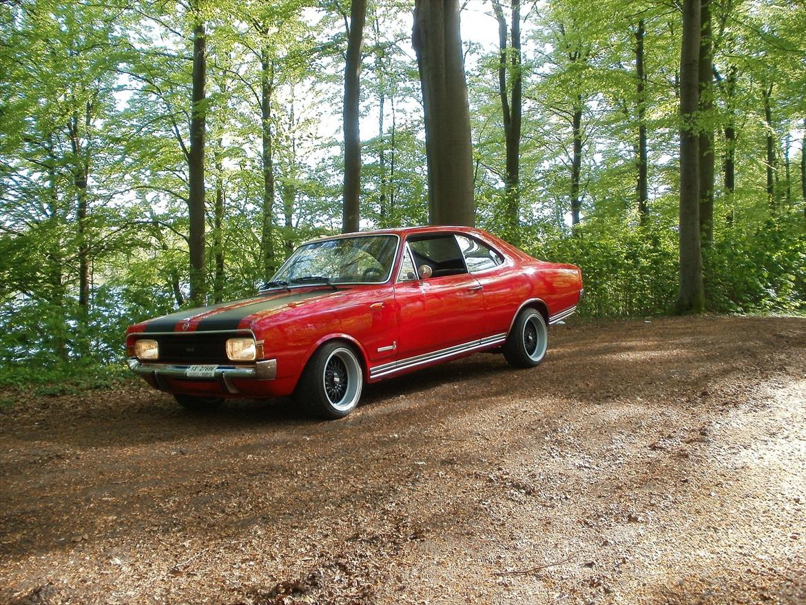 Opel commodore A coupe billede 1