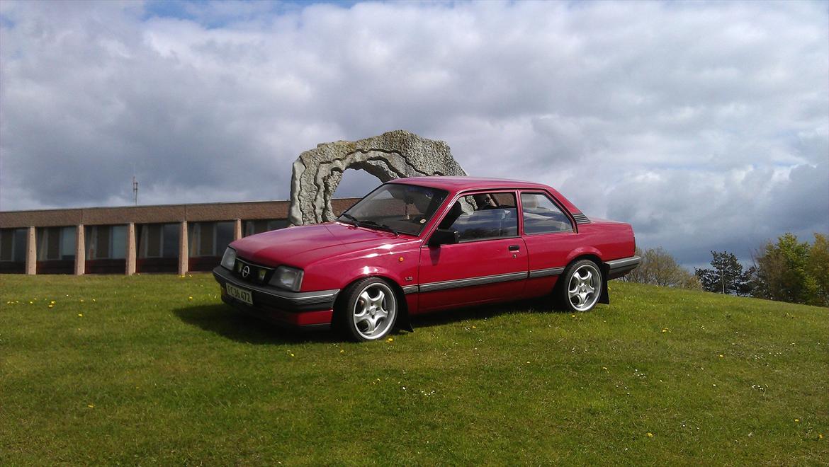 Opel Ascona C - LS - 2 dørs sedan - Mit favorit billede sted :) billede 7