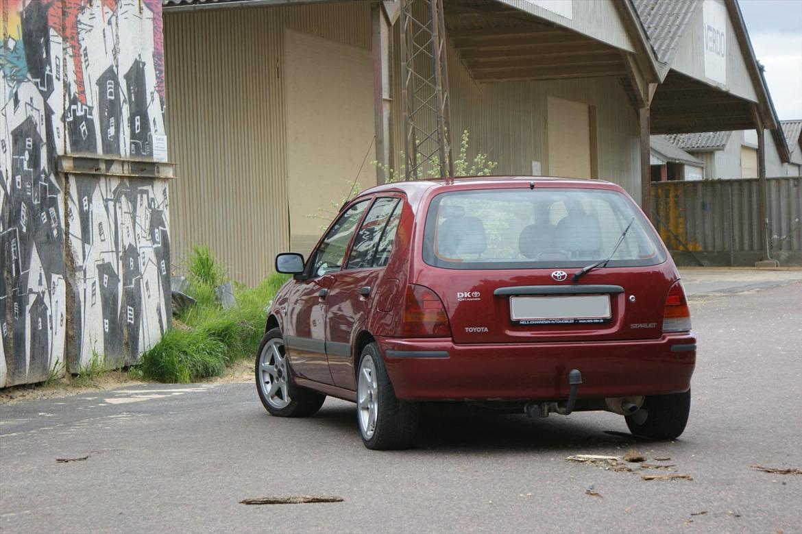 Toyota Starlet 1.3 16v SOLGT billede 2