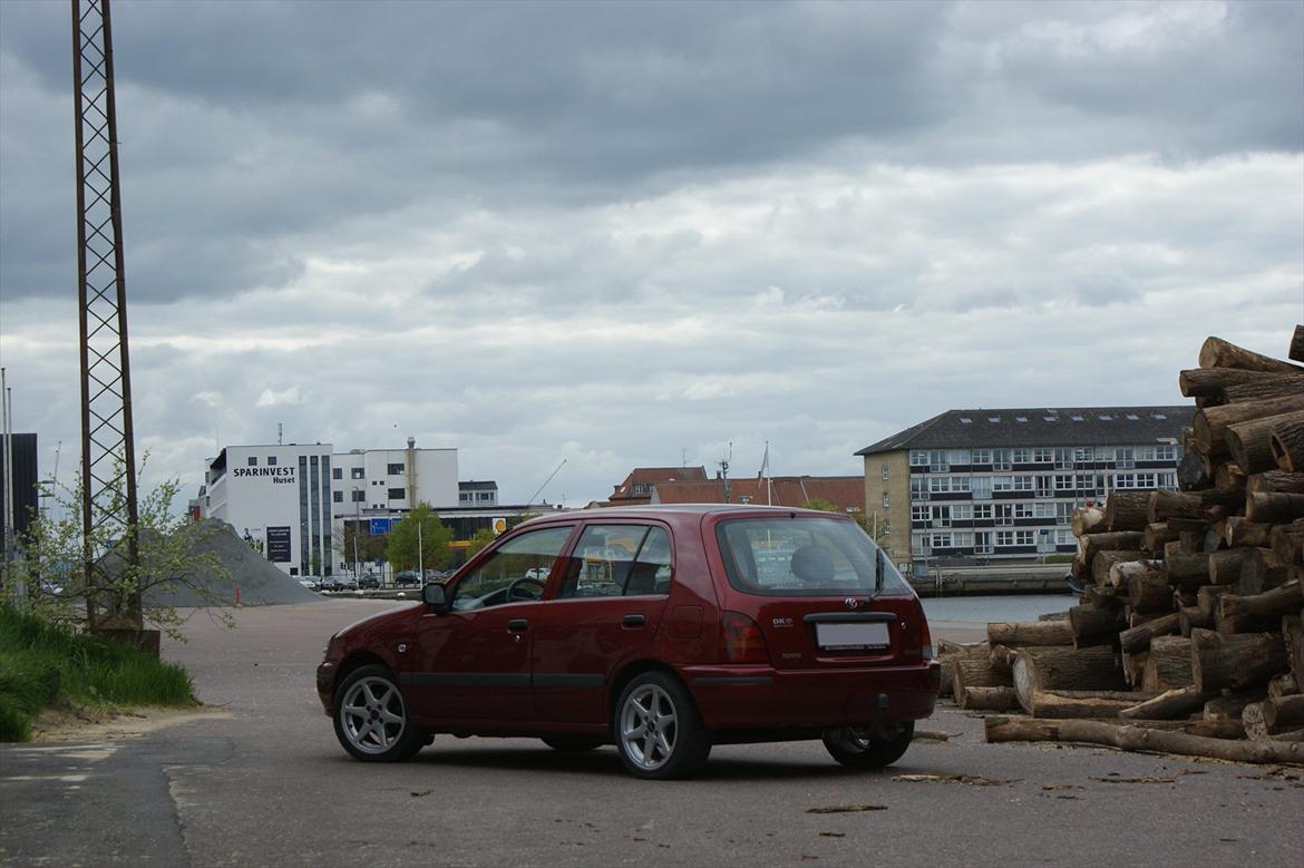 Toyota Starlet 1.3 16v SOLGT billede 3