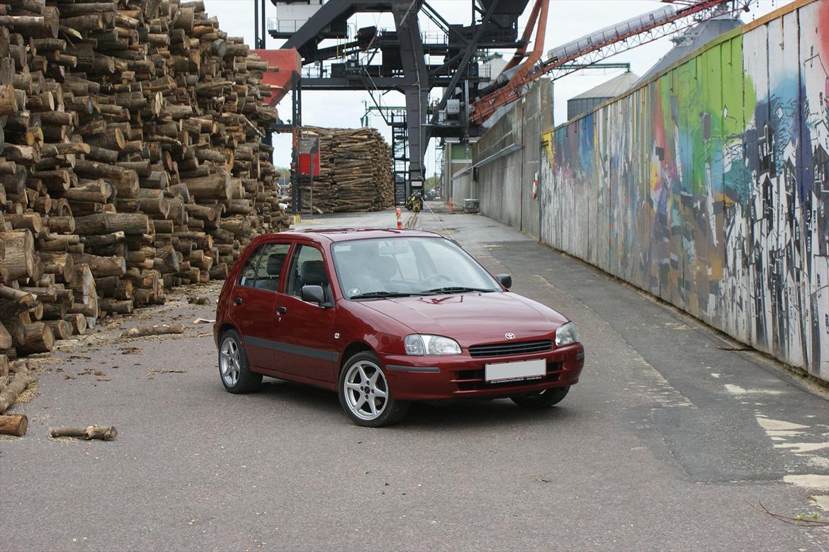 Toyota Starlet 1.3 16v SOLGT billede 4