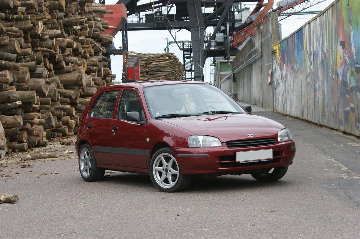 Toyota Starlet 1.3 16v SOLGT billede 1