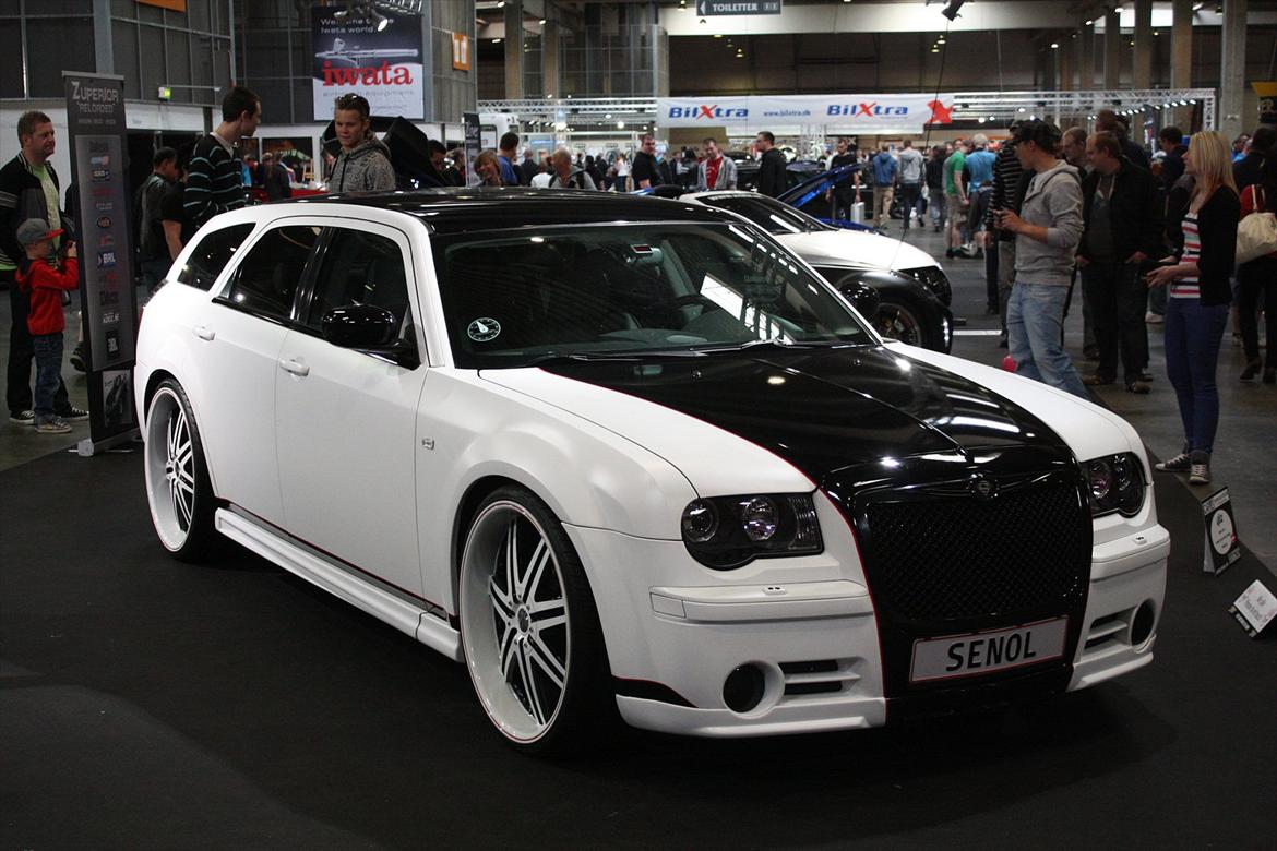 Chrysler 300C 5,7 V8 HEMI Touring VIP billede 1