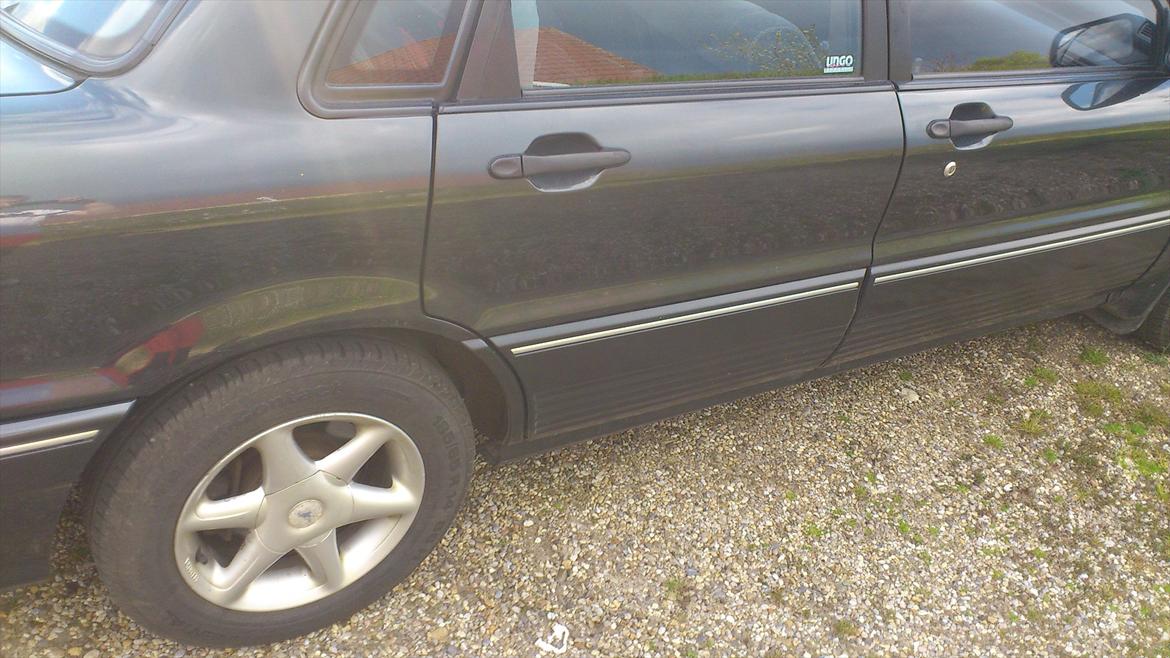 Mitsubishi Galant - højre baghjul og igen kender ikke navnet på fælge billede 11