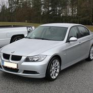 BMW 320i E90