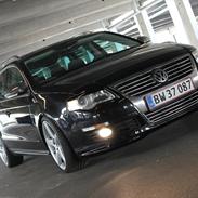 VW Passat 3c variant Tdi / R Line (SOLGT)