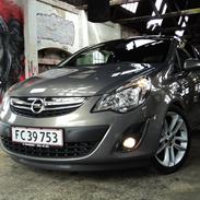Opel Corsa D 1,4i 16V Cosmo Limited