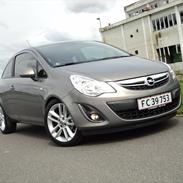 Opel Corsa D 1,4i 16V Cosmo Limited