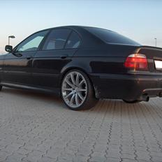 BMW E39 528ia