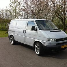 VW Transporter 2.5 TDI
