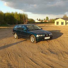 BMW 318I Touring E36 Totalskadet