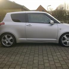 Suzuki Swift GL VVT