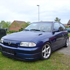 Opel astra gsi 8v