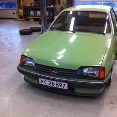 Opel Rekord E2