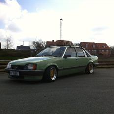 Opel Rekord E2