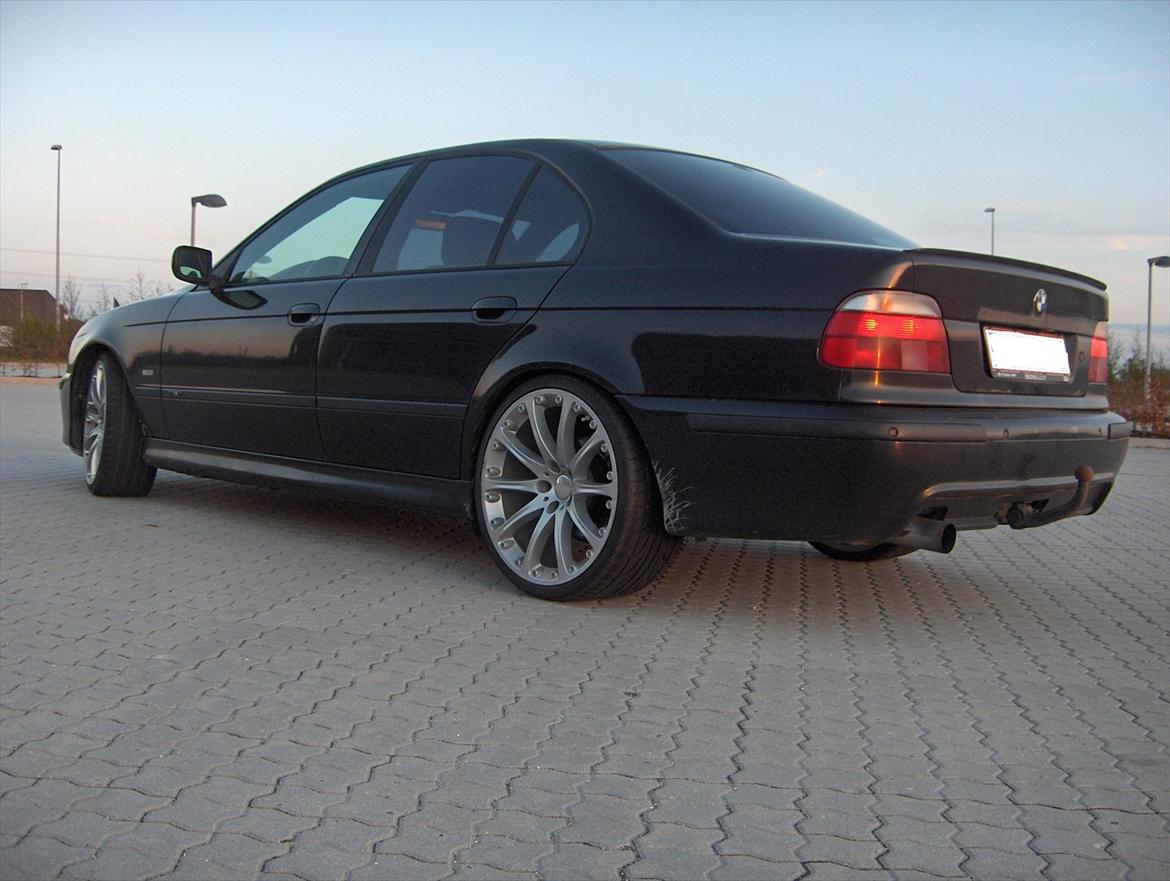 BMW E39 528ia billede 2