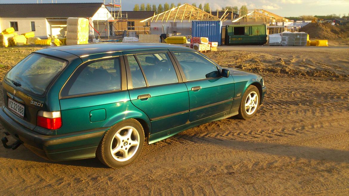 BMW 318I Touring E36 Totalskadet billede 2