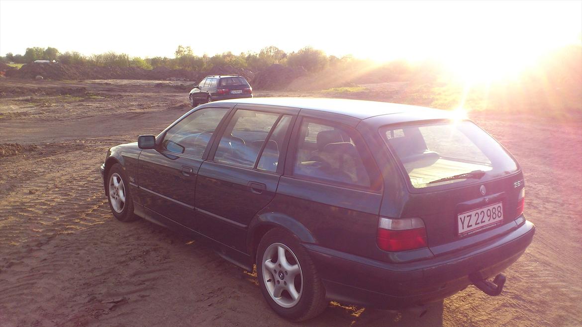 BMW 318I Touring E36 Totalskadet billede 4