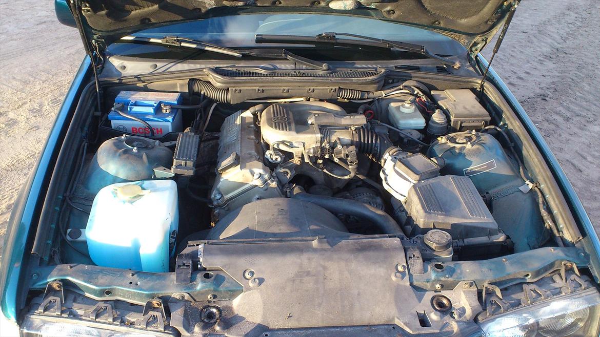 BMW 318I Touring E36 Totalskadet billede 9