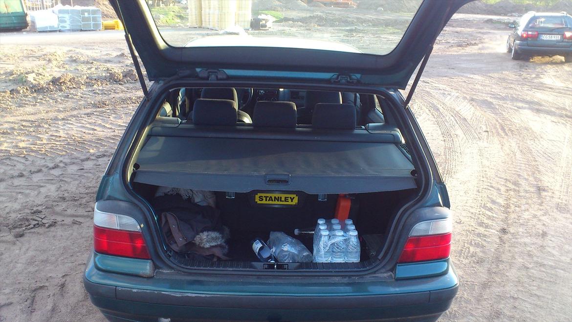 BMW 318I Touring E36 Totalskadet billede 13