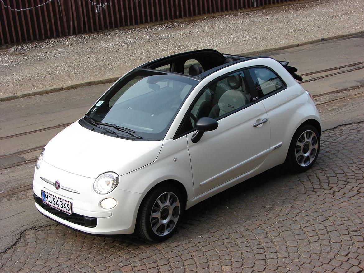 Fiat 500C Roma 0.9 TwinAir Turbo (Luigi) - Cabriolet og cabriolet?..... En cabriocoach er en mere korrekt benævnelse.... Og det fungerer rigtigt godt. billede 3