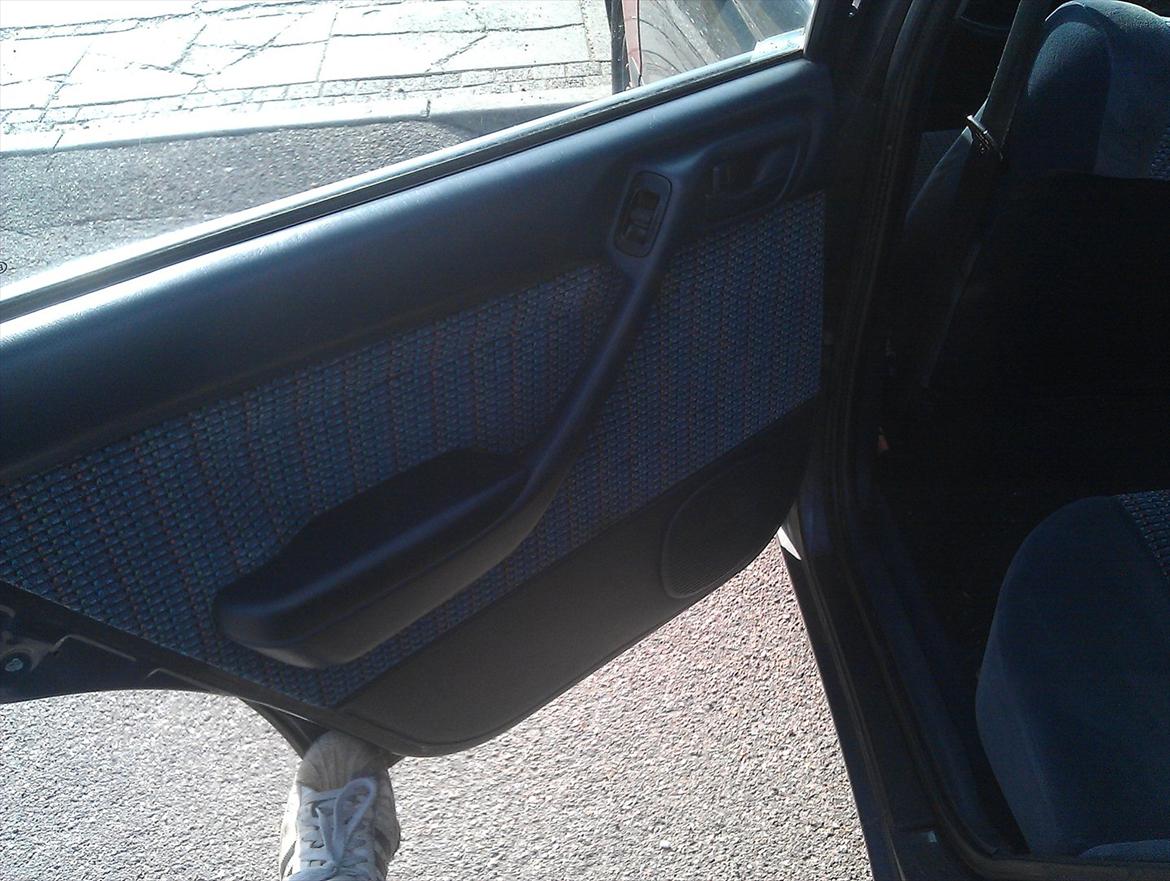 Toyota carina E solgt. billede 1