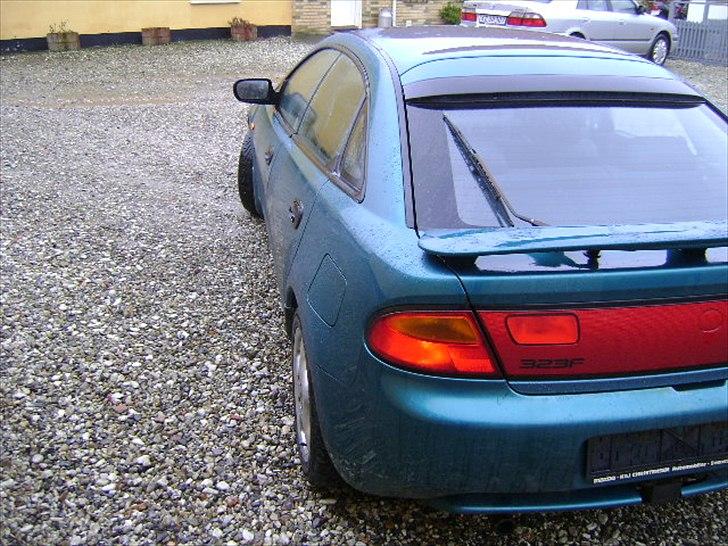 Mazda 323 f 1,8 Glx billede 5
