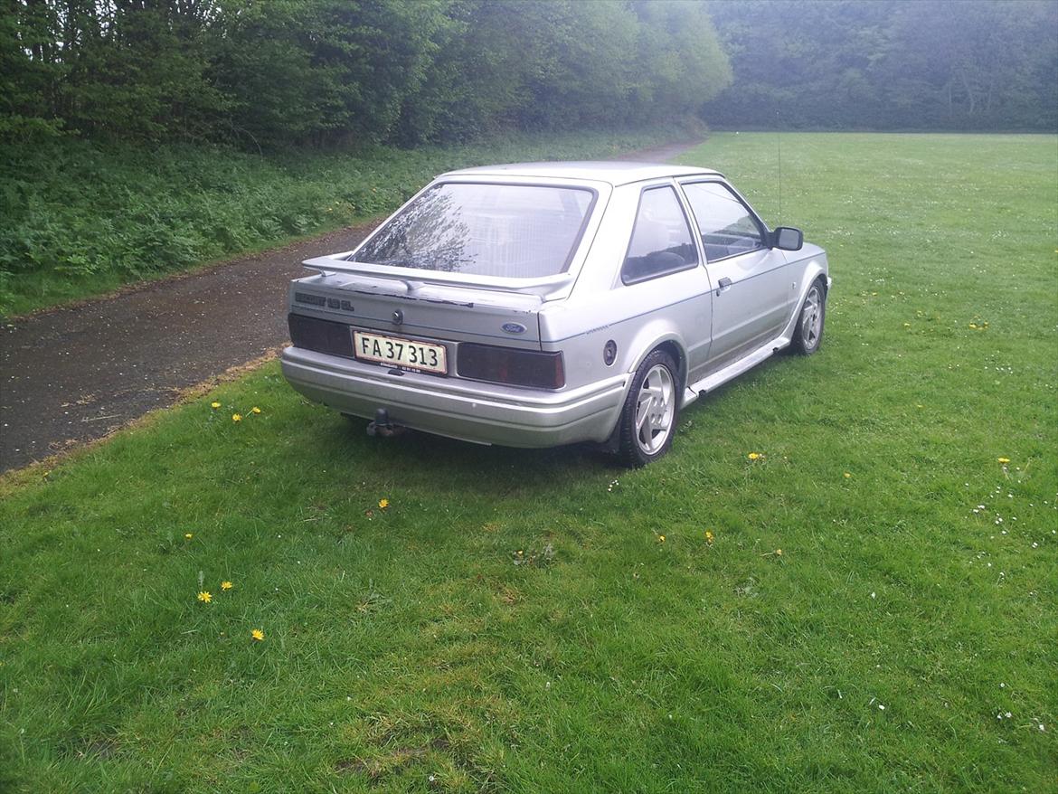 Ford escort 1.6 solgt billede 2