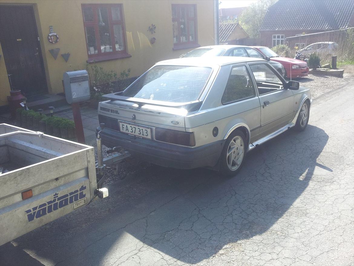 Ford escort 1.6 solgt billede 5
