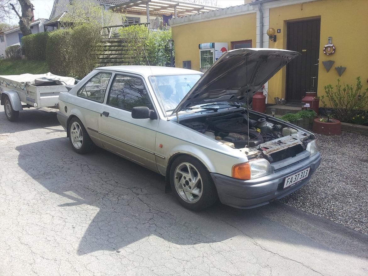 Ford escort 1.6 solgt billede 6