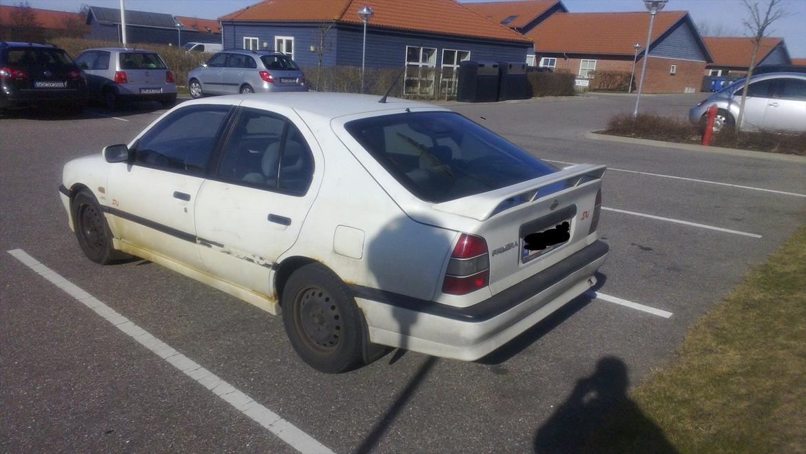 Nissan Primera SRI 1.6 16V Twincam - Dagen jeg hentede den :)  billede 2