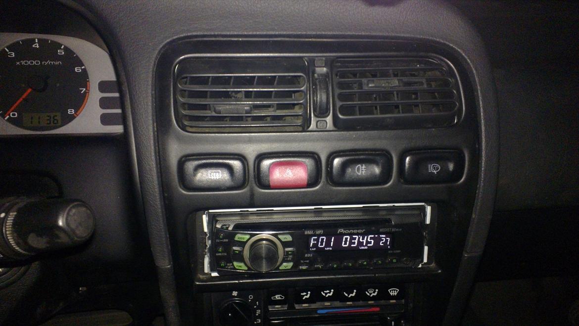 Nissan Primera SRI 1.6 16V Twincam billede 5