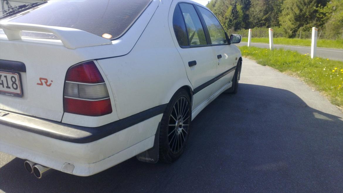 Nissan Primera SRI 1.6 16V Twincam billede 14